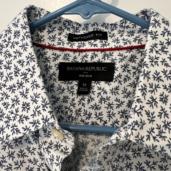 Banana Republic Outlet: Men's White & Blue Patterned Shirt: Size M - Picture 3 of 4